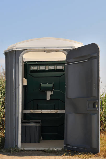 Portable Toilet Options We Offer in Plains, KS